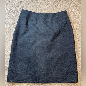 Anne Klein stretch pencil skirt. Size 6